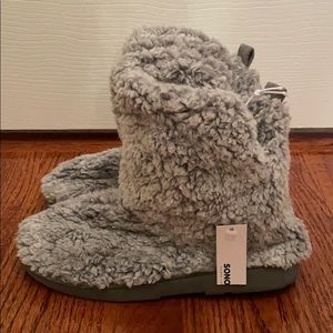 NWT Fuzzy Slipper Boots